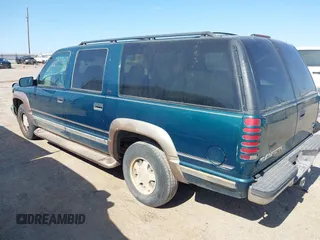 1998 GMC Suburban z VIN 3GKEC16R2WG509363, wystawiony jako IAAI lot #42180155 z przebiegiem 191 066 mil mil oraz . Historia ofert i sprzedaży dostępna na DreamBid. Obrazek 3.