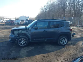 2019 Jeep Renegade Latitude with VIN ZACNJBBB3KPK42045, listed as a IAAI auction lot 41548217 with 124,506 mi miles. Bid and sale history available at carsss.com. Image 15.