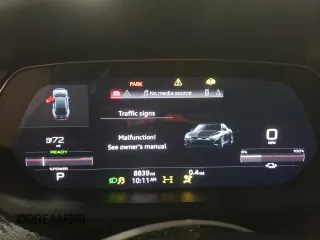 2023 Audi e-tron GT Premium Plus z VIN WAUCJBFW4P7000809, wystawiony jako Copart lot #41245544 z przebiegiem 8839 mil mil oraz . Historia ofert i sprzedaży dostępna na DreamBid. Obrazek 9.