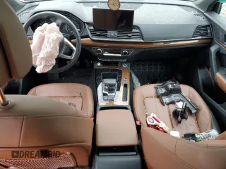 2024 Audi Q5 Premium z VIN WA1ABAFY4R2049800, wystawiony jako Copart lot #52440785 z przebiegiem Nie podano mil oraz Szkoda całkowita • Salvage title. Historia ofert i sprzedaży dostępna na DreamBid. Obrazek 8.