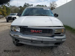 1995 GMC Jimmy SL with VIN 1GKCS13W4S2504849, listed as a Copart auction lot 84589834 with 285,930 mi miles and Salvage Title. Bid and sale history available at carsss.com. Image 5.