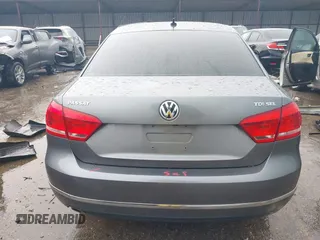2015 Volkswagen Passat SEL Premium z VIN 1VWCV7A39FC076059, wystawiony jako IAAI lot #42067109 z przebiegiem 161 850 mil mil oraz . Historia ofert i sprzedaży dostępna na DreamBid. Obrazek 17.