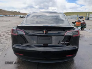 2023 Tesla Model 3 Performance z VIN 5YJ3E1ECXPF628019, wystawiony jako Copart lot #53554215 z przebiegiem 22 557 mil mil oraz Szkoda całkowita • Salvage title. Historia ofert i sprzedaży dostępna na DreamBid. Obrazek 6.