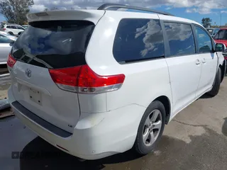 2013 Toyota Sienna LE AAS with VIN 5TDKK3DC4DS358746, listed as a IAAI auction lot 41788838 with 92,281 mi miles. Bid and sale history available at carsss.com. Image 4.