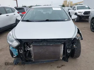 2013 Hyundai Accent GLS z VIN KMHCT4AE3DU548980, wystawiony jako IAAI lot #41562618 z przebiegiem 62 704 mil mil oraz . Historia ofert i sprzedaży dostępna na DreamBid. Obrazek 13.