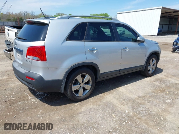 2012 Kia Sorento EX with VIN 5XYKU4A27CG236759, listed as a IAAI auction lot 41908574 with 197,841 mi miles. Bid and sale history available at carsss.com. Image 4.