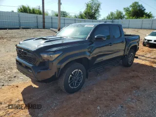 2024 Toyota Tacoma SR5 z VIN 3TMLB5JN7RM063153, wystawiony jako Copart lot #53859325 z przebiegiem 5 450 mil mil oraz Szkoda całkowita • Salvage title. Historia ofert i sprzedaży dostępna na DreamBid. Obrazek 1.