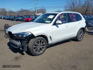 2021 BMW X5 xDrive40i with VIN 5UXCR6C03M9F54928, listed as a IAAI auction lot 41649339 with 45,244 mi miles. Bid and sale history available at carsss.com. Image 2.