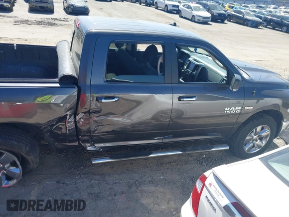 2018 Ram 1500 Big Horn z VIN 3C6RR7LT6JG135788, wystawiony jako IAAI lot #41823577 z przebiegiem 85 205 mil mil oraz . Historia ofert i sprzedaży dostępna na DreamBid. Obrazek 13.