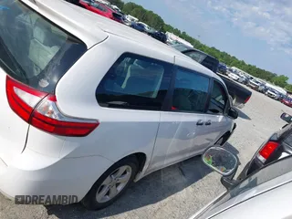 2017 Toyota Sienna L z VIN 5TDZZ3DC2HS791742, wystawiony jako IAAI lot #42254128 z przebiegiem 236 332 mil mil oraz . Historia ofert i sprzedaży dostępna na DreamBid. Obrazek 13.