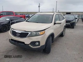 2011 Kia Sorento LX with VIN 5XYKT4A16BG081226, listed as a IAAI auction lot 41950053 with 246,359 mi miles. Bid and sale history available at carsss.com. Image 2.