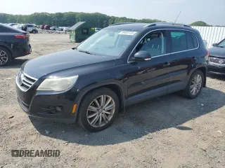 2011 Volkswagen Tiguan SEL z VIN WVGBV7AX1BW560510, wystawiony jako Copart lot #60885725 z przebiegiem Nie podano mil oraz Czysty tytuł • Clean title. Historia ofert i sprzedaży dostępna na DreamBid. Obrazek 1.