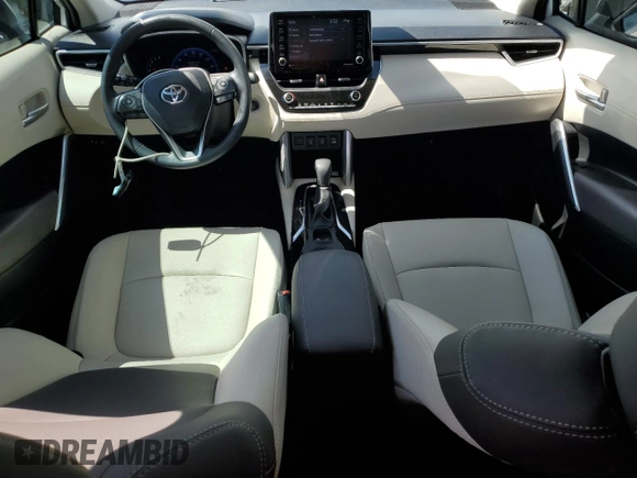 2022 Toyota Corolla Cross XLE z VIN 7MUDAABG7NV029746, wystawiony jako Copart lot #57632995 z przebiegiem 26 262 mil mil oraz Szkoda całkowita • Salvage title. Historia ofert i sprzedaży dostępna na DreamBid. Obrazek 8.
