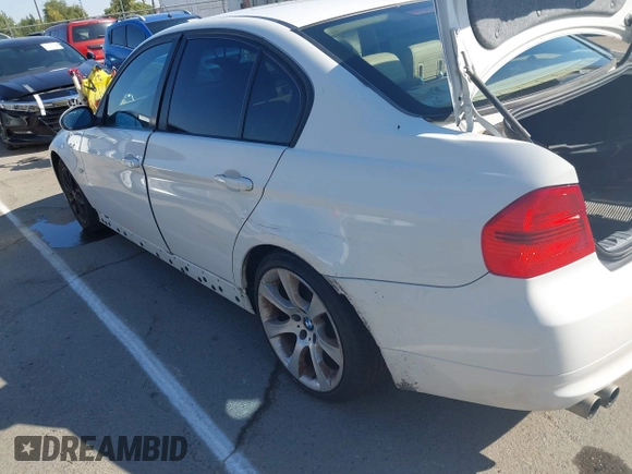 2008 BMW 3 Series 328i z VIN WBAVC53508FZ86427, wystawiony jako IAAI lot #42745902 z przebiegiem 173 327 mil mil oraz . Historia ofert i sprzedaży dostępna na DreamBid. Obrazek 14.