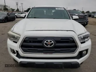 2017 Toyota Tacoma SR5 z VIN 3TMAZ5CN8HM040978, wystawiony jako Copart lot #58813575 z przebiegiem 103 730 mil mil oraz Nie do naprawy • Non repairable. Historia ofert i sprzedaży dostępna na DreamBid. Obrazek 5.