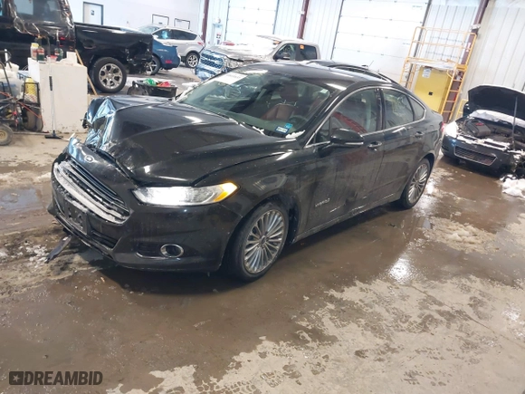 2014 Ford Fusion Titanium Hybrid with VIN 3FA6P0RUXER355654, listed as a IAAI auction lot 41611653 with 211,353 mi miles. Bid and sale history available at carsss.com. Image 17.