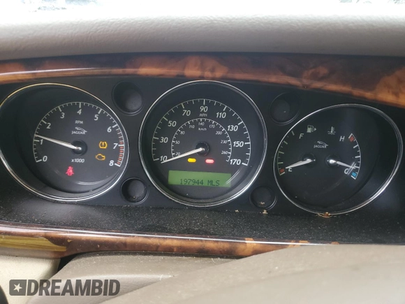 2008 Jaguar XJ with VIN SAJWA79B48SH21186, listed as a Copart auction lot 43704975 with 197,944 mi miles and Salvage Title. Bid and sale history available at carsss.com. Image 9.