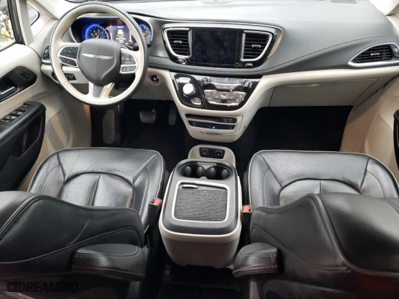 2018 Chrysler Pacifica Limited with VIN 2C4RC1GG3JR310786, listed as a Copart auction lot 43539855 with 149,793 mi miles and Salvage Title. Bid and sale history available at carsss.com. Image 8.