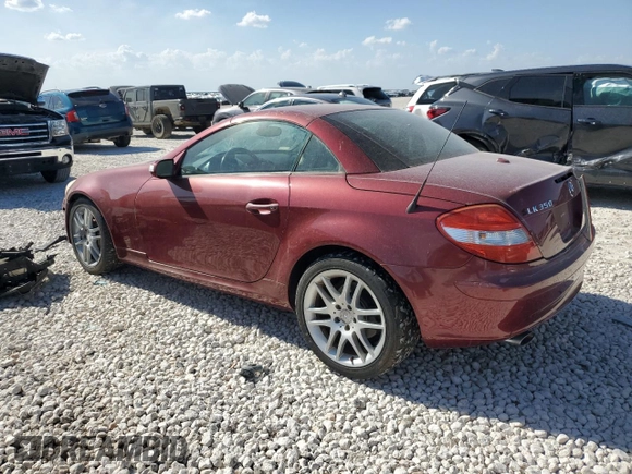 2007 Mercedes-Benz SLK 350 with VIN WDBWK56F07F154582, listed as a Copart auction lot 50014805 with 94,596 mi miles and Clean title. Bid and sale history available at DreamBid. Image 2.