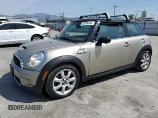 2009 MINI Hardtop S with VIN WMWMF73579TV39854, listed as a Copart auction lot 49739105 with 124,824 mi miles and Clean Title. Bid and sale history available at DreamBid. Image 1.