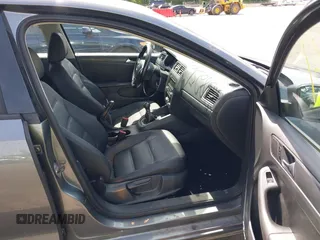 2012 Volkswagen Jetta SE with VIN 3VWBP7AJ3CM074662, listed as a IAAI auction lot 42282561 with 187,342 mi miles and . Bid and sale history available at DreamBid. Image 5.