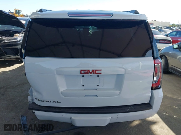 2017 GMC Yukon XL SLT with VIN 1GKS2GKC5HR403907, listed as a IAAI auction lot 41835784 with 46,004 mi miles. Bid and sale history available at carsss.com. Image 17.