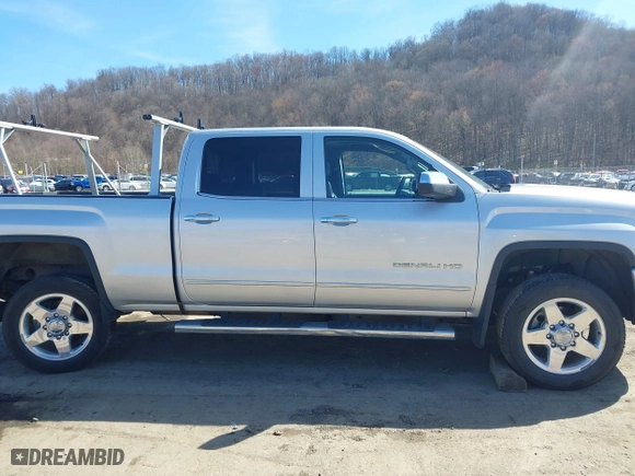2015 GMC Sierra 2500HD Denali with VIN 1GT120EG3FF135791, listed as a IAAI auction lot 41854102 with 93,186 mi miles. Bid and sale history available at carsss.com. Image 13.