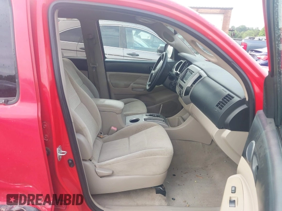 2008 Toyota Tacoma PreRunner z VIN 3TMJU62N78M059673, wystawiony jako IAAI lot #42285980 z przebiegiem 232 473 mil mil oraz . Historia ofert i sprzedaży dostępna na DreamBid. Obrazek 5.