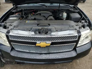 2008 Chevrolet Suburban LTZ with VIN 1GNFK16308J107400, listed as a Copart auction lot 61567295 with 272,454 mi miles and Salvage title. Bid and sale history available at DreamBid. Image 12.