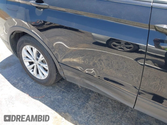 2019 Volkswagen Tiguan S с VIN 3VV1B7AX0KM027381, выставлен на аукционе IAAI как лот 42332275 с пробегом 48 632 миль миль и . История ставок и продаж доступна на DreamBid. Изображение 6.