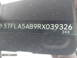 2024 Toyota Tundra 2WD SR5 with VIN 5TFLA5AB9RX039326, listed as a IAAI auction lot 41085001 with 8,012 mi miles. Bid and sale history available at carsss.com. Image 9.