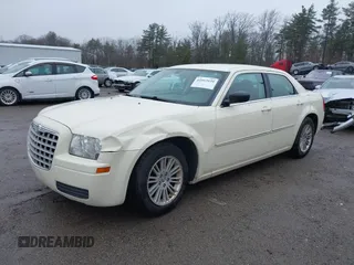 2009 Chrysler 300 LX z VIN 2C3KA43D19H619697, wystawiony jako IAAI lot #41953939 z przebiegiem 146 688 mil mil oraz . Historia ofert i sprzedaży dostępna na DreamBid. Obrazek 2.
