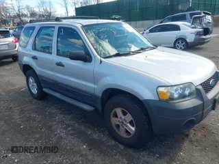 2006 Ford Escape XLS with VIN 1FMYU92Z36KA86730, listed as a IAAI auction lot 41520041 with 59,218 mi miles. Bid and sale history available at carsss.com. Image 1.