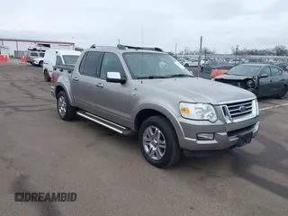 2008 Ford Explorer Sport Trac Limited z VIN 1FMEU53828UA28696, wystawiony jako IAAI lot #41732179 z przebiegiem 215 080 mil mil oraz . Historia ofert i sprzedaży dostępna na DreamBid. Obrazek 1.