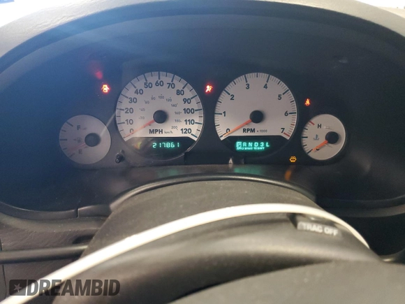 2005 Dodge Caravan SXT with VIN 2D4GP44L35R246076, listed as a Copart auction lot 52120915 with 217,861 mi miles and Non Repairable. Bid and sale history available at DreamBid. Image 9.