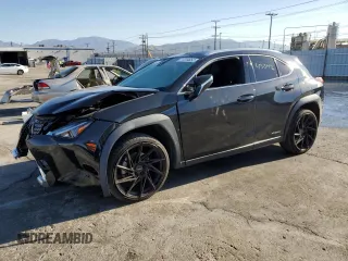 2020 Lexus UX with VIN JTHX9JBH9L2035687, listed as a Copart auction lot 71314652 with 43,542 mi miles. Bid and sale history available at carsss.com. Image 1.