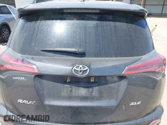 2018 Toyota RAV4 XLE z VIN 2T3WFREV8JW499399, wystawiony jako IAAI lot #42038421 z przebiegiem 77 411 mil mil oraz . Historia ofert i sprzedaży dostępna na DreamBid. Obrazek 15.