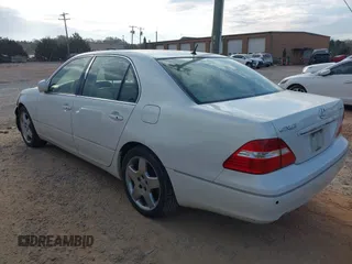 2005 Lexus LS 430 with VIN JTHBN36FX55011393, listed as a IAAI auction lot 41883790 with 186,981 mi miles. Bid and sale history available at carsss.com. Image 3.