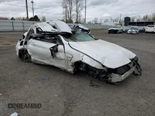 2015 BMW M4 z VIN WBS3U9C57FP967999, wystawiony jako Copart lot #47906424 z przebiegiem Nie podano mil oraz Szkoda całkowita • Salvage title. Historia ofert i sprzedaży dostępna na DreamBid. Obrazek 4.