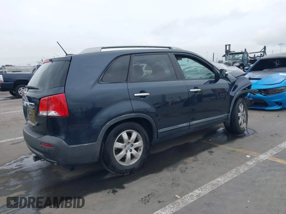 2012 Kia Sorento LX with VIN 5XYKT4A68CG265094, listed as a IAAI auction lot 41712956 with 1 mi miles. Bid and sale history available at carsss.com. Image 4.