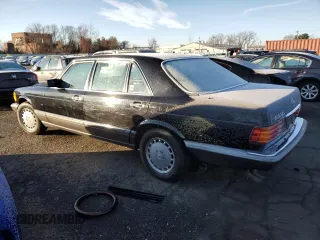 1990 Mercedes-Benz 420 Series 420SEL with VIN WDBCA35EXLA527718, listed as a Copart auction lot 82135544 with 208,478 mi miles and Non Repairable. Bid and sale history available at carsss.com. Image 2.