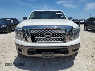 2017 Nissan Titan SL with VIN 1N6AA1E68HN510418, listed as a Copart auction lot 55175085 with 86,158 mi miles and Clean title. Bid and sale history available at DreamBid. Image 5.