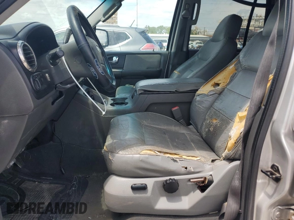 2003 Ford Expedition Special Service z VIN 1FMRU15WX3LB84649, wystawiony jako Copart lot #53674705 z przebiegiem 300 012 mil mil oraz Szkoda całkowita • Salvage title. Historia ofert i sprzedaży dostępna na DreamBid. Obrazek 7.