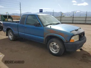 2001 GMC Sonoma SLS w/1SF Pkg with VIN 1GTCS195718156860, listed as a Copart auction lot 52531395 with Not Provided miles and Clean Title. Bid and sale history available at carsss.com. Image 4.