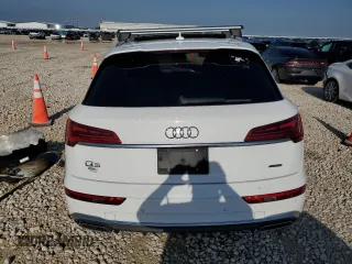 2022 Audi Q5 S line Premium Plus z VIN WA1EAAFY1N2137332, wystawiony jako Copart lot #55388645 z przebiegiem Nie podano mil oraz Szkoda całkowita • Salvage title. Historia ofert i sprzedaży dostępna na DreamBid. Obrazek 6.