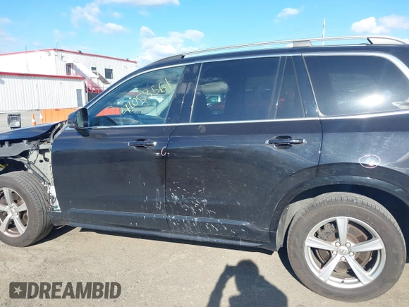 2016 Volvo XC90 Momentum with VIN YV4102XK7G1073911, listed as a IAAI auction lot 42053561 with 77,620 mi miles. Bid and sale history available at carsss.com. Image 14.
