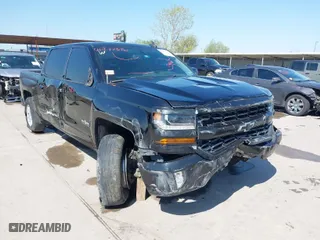 2018 Chevrolet Silverado 1500 LT with VIN 3GCPCRECXJG441953, listed as a IAAI auction lot 41977376 with 126,401 mi miles. Bid and sale history available at carsss.com. Image 1.