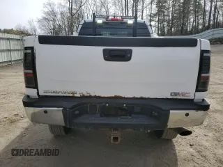 2009 GMC Sierra 2500HD SLE z VIN 1GTHK59K59E125901, wystawiony jako Copart lot #55094295 z przebiegiem 262 201 mil mil oraz Tytuł czysty. Historia ofert i sprzedaży dostępna na DreamBid. Obrazek 6.