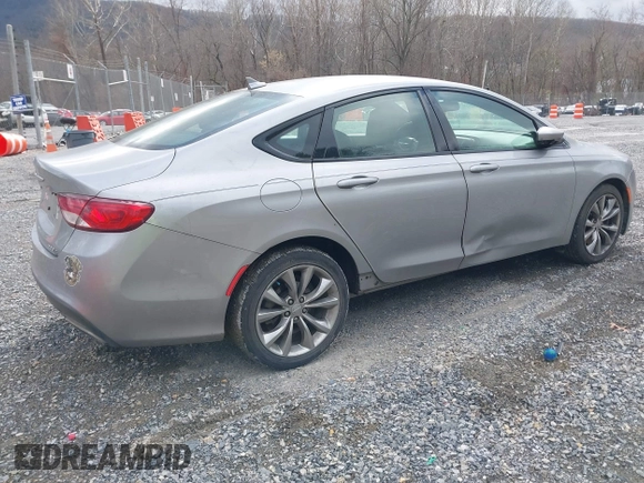 2015 Chrysler 200 S with VIN 1C3CCCBG7FN613684, listed as a IAAI auction lot 41028061 with 111,061 mi miles. Bid and sale history available at carsss.com. Image 4.