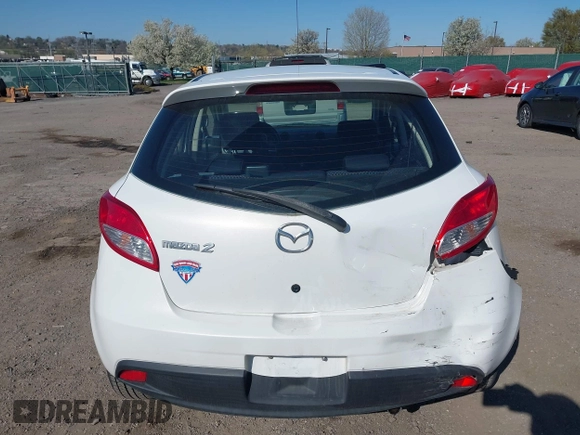 2013 Mazda 2 Touring z VIN JM1DE1LYXD0157874, wystawiony jako IAAI lot #41999395 z przebiegiem 136 954 mil mil oraz . Historia ofert i sprzedaży dostępna na DreamBid. Obrazek 16.